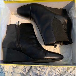 Circa Joan & David black booties size 7 1/2 M